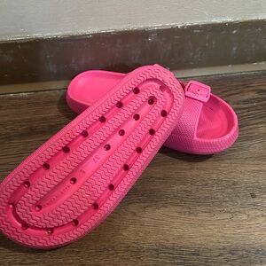 Woman’s Pink Slide Sandals